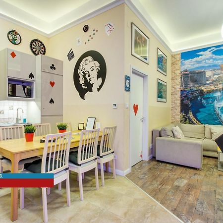Little Americas Main Street Apartments Budapest Bagian luar foto