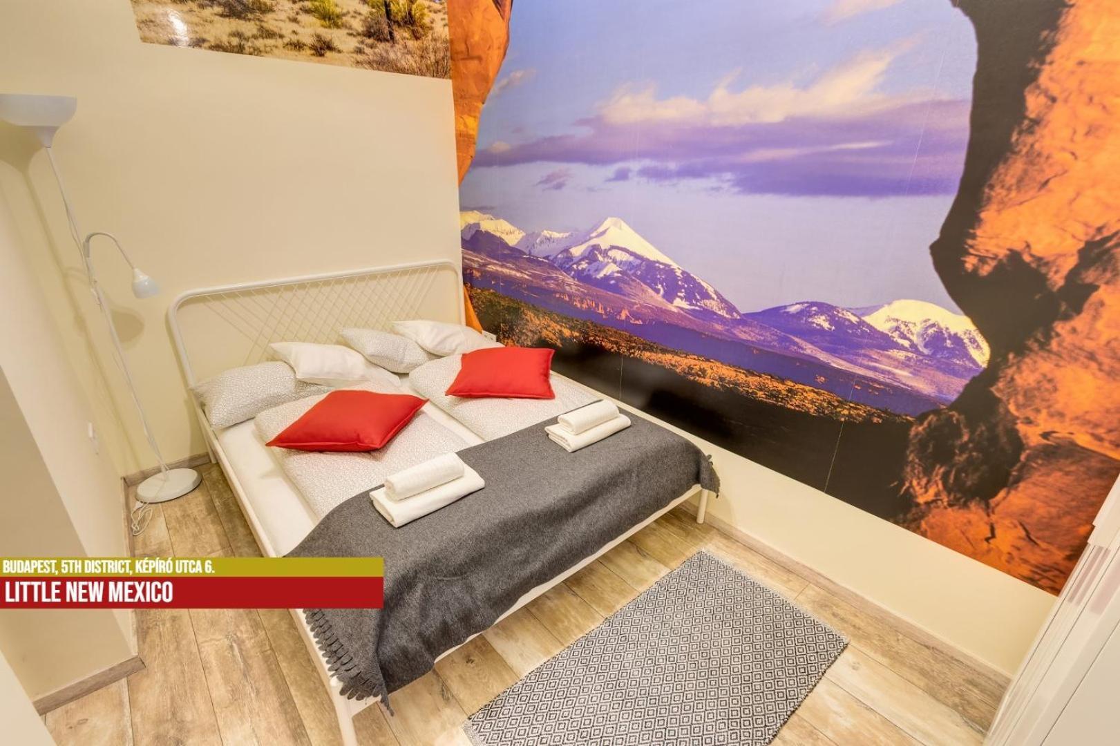 Little Americas Main Street Apartments Budapest Bagian luar foto