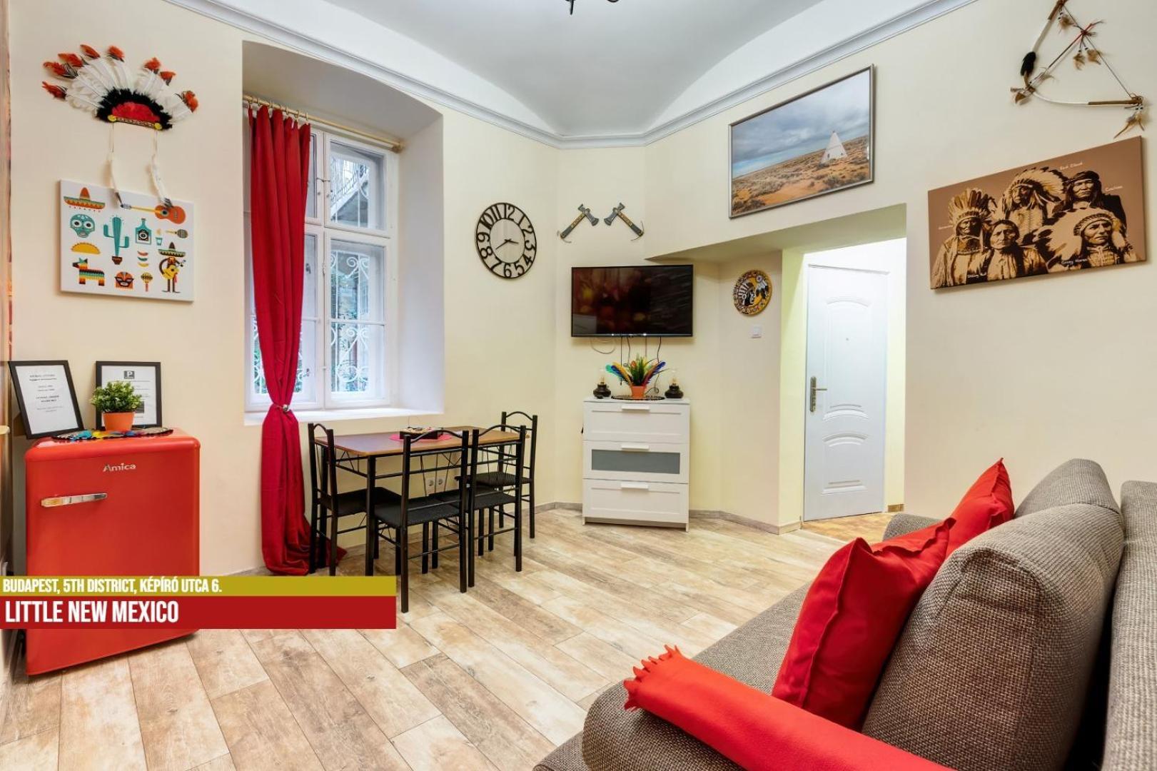 Little Americas Main Street Apartments Budapest Bagian luar foto
