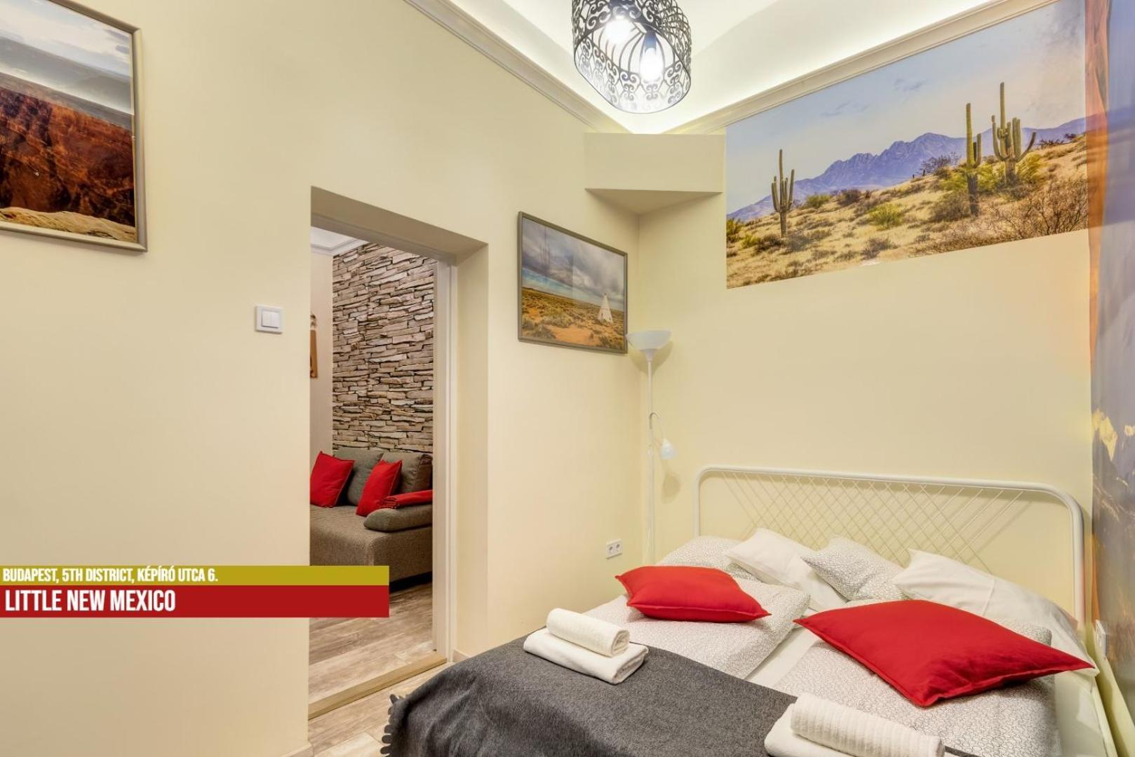 Little Americas Main Street Apartments Budapest Bagian luar foto