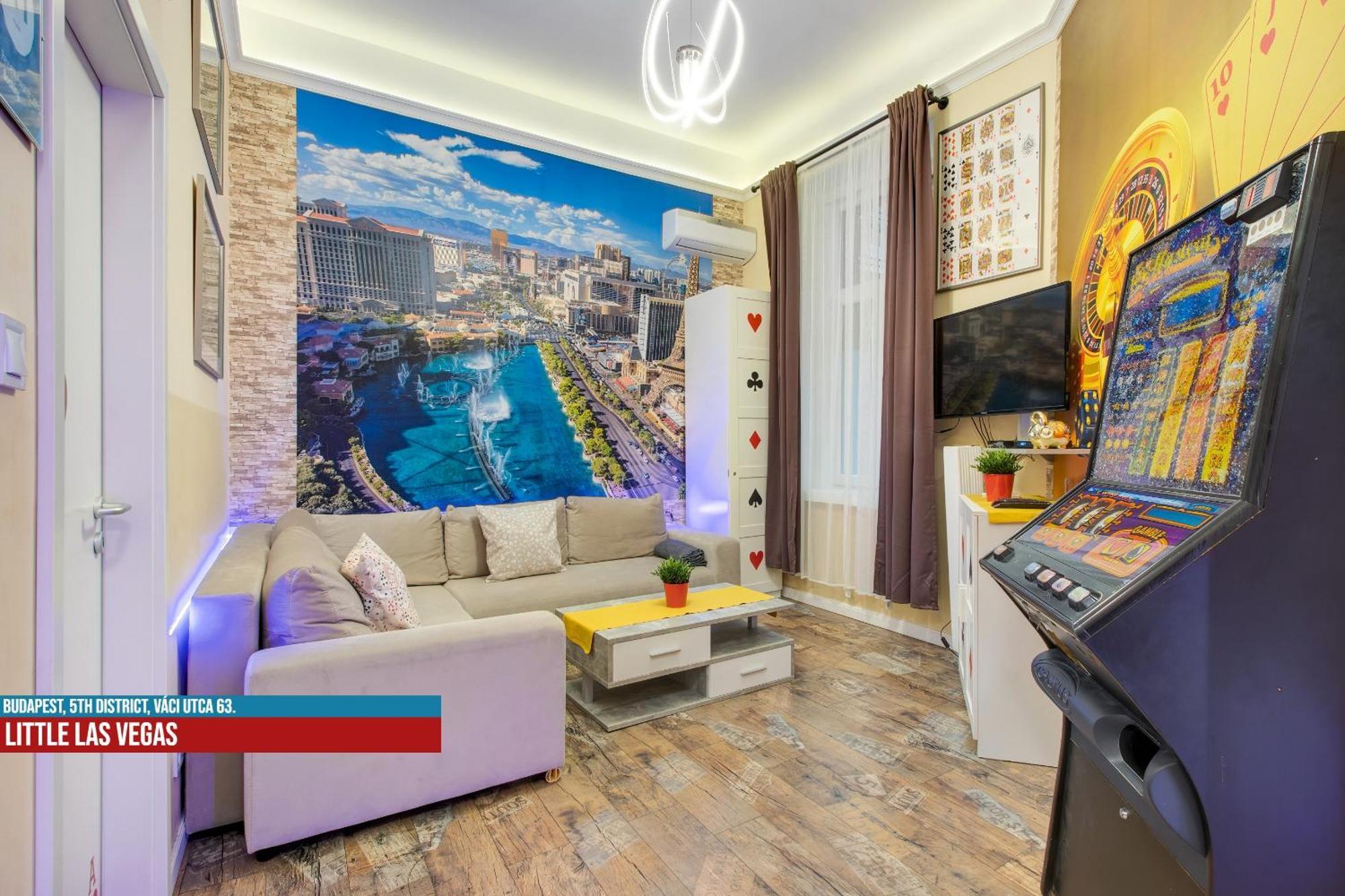 Little Americas Main Street Apartments Budapest Bagian luar foto