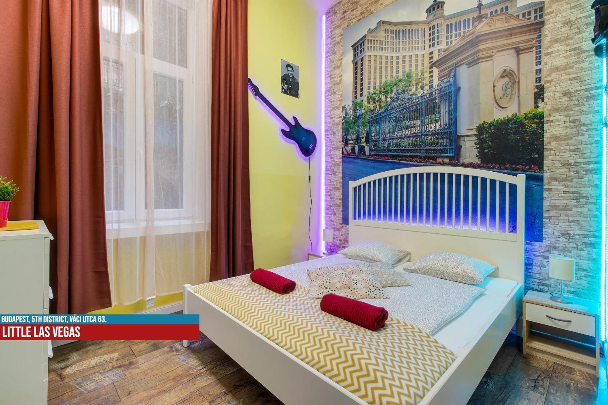 Little Americas Main Street Apartments Budapest Bagian luar foto