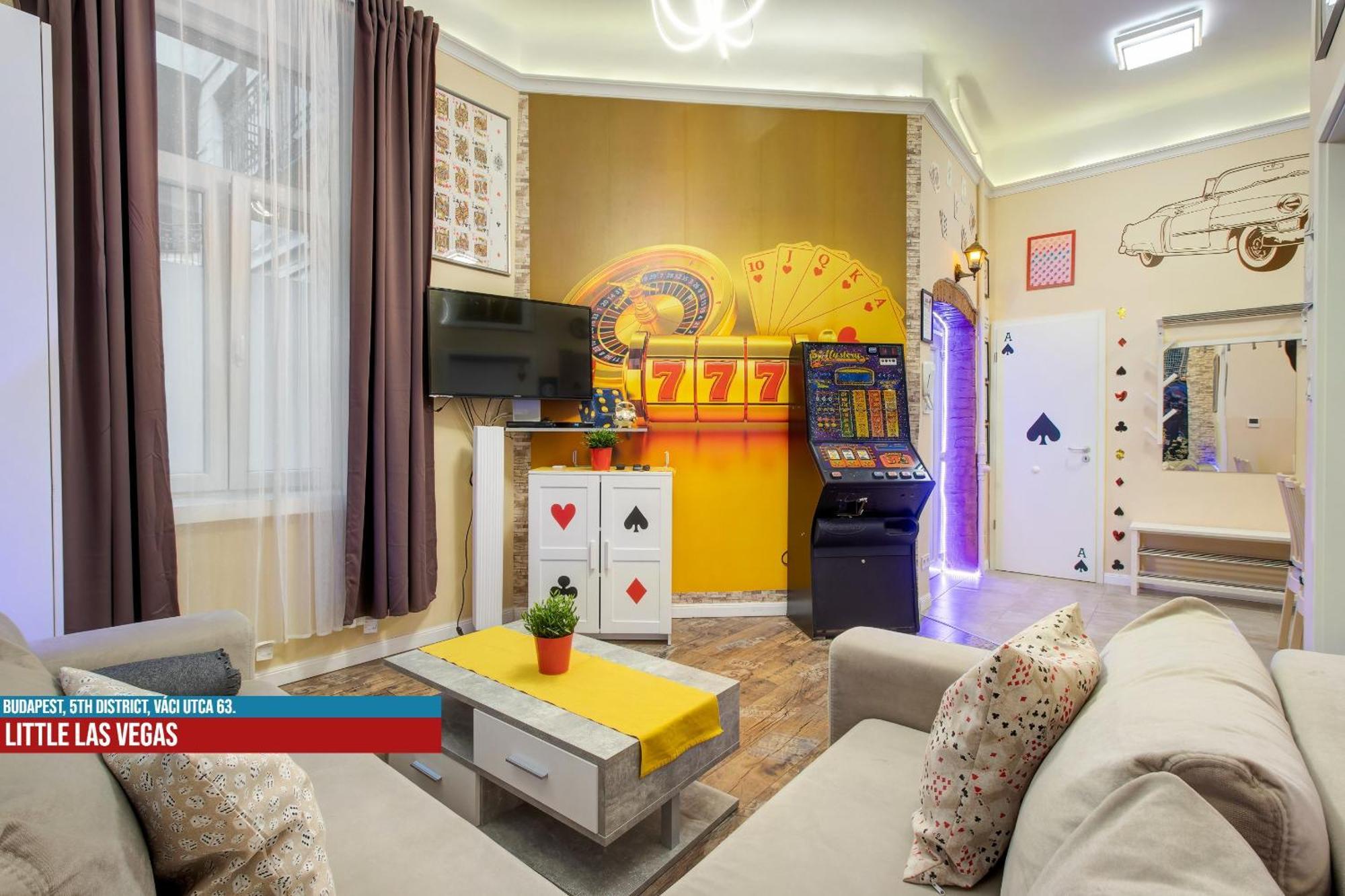 Little Americas Main Street Apartments Budapest Bagian luar foto