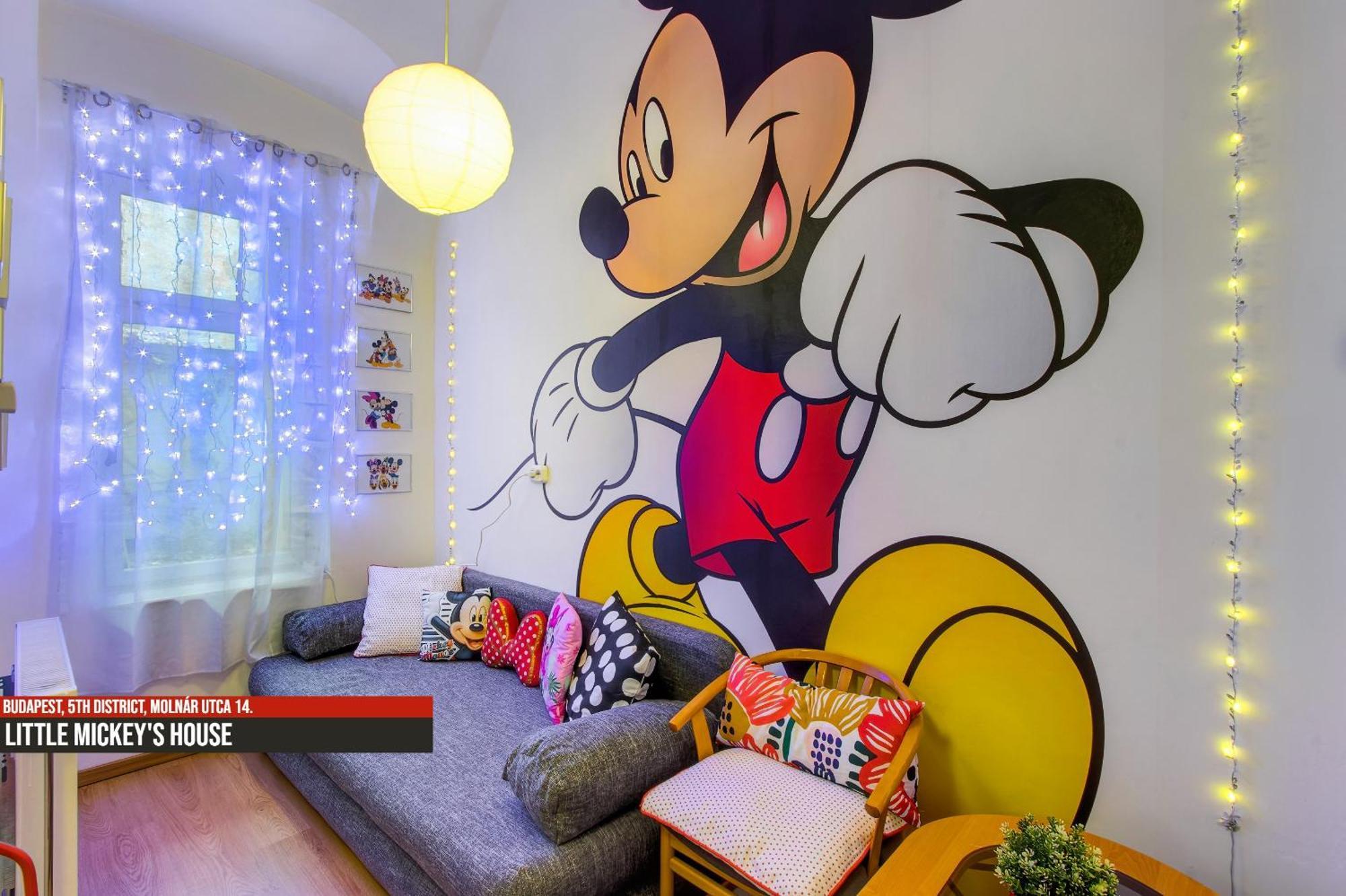 Little Americas Main Street Apartments Budapest Bagian luar foto