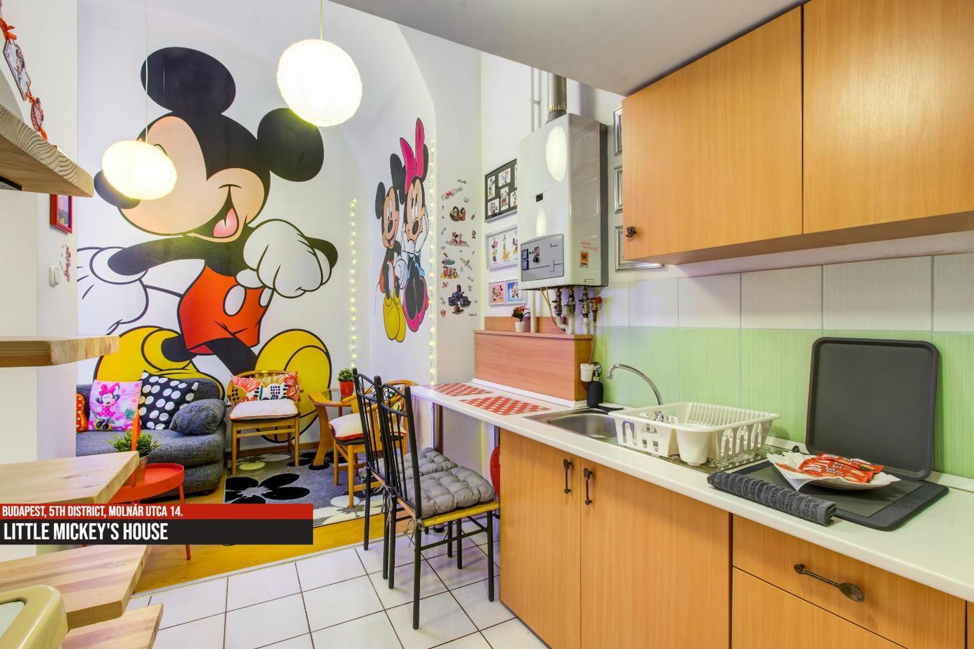 Little Americas Main Street Apartments Budapest Bagian luar foto