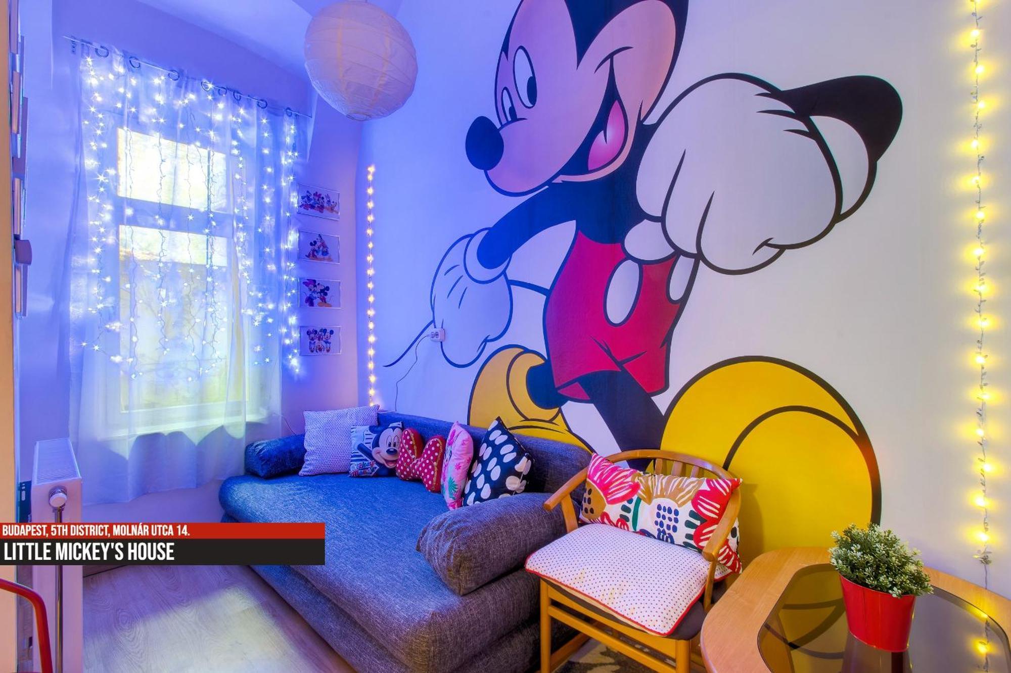 Little Americas Main Street Apartments Budapest Bagian luar foto