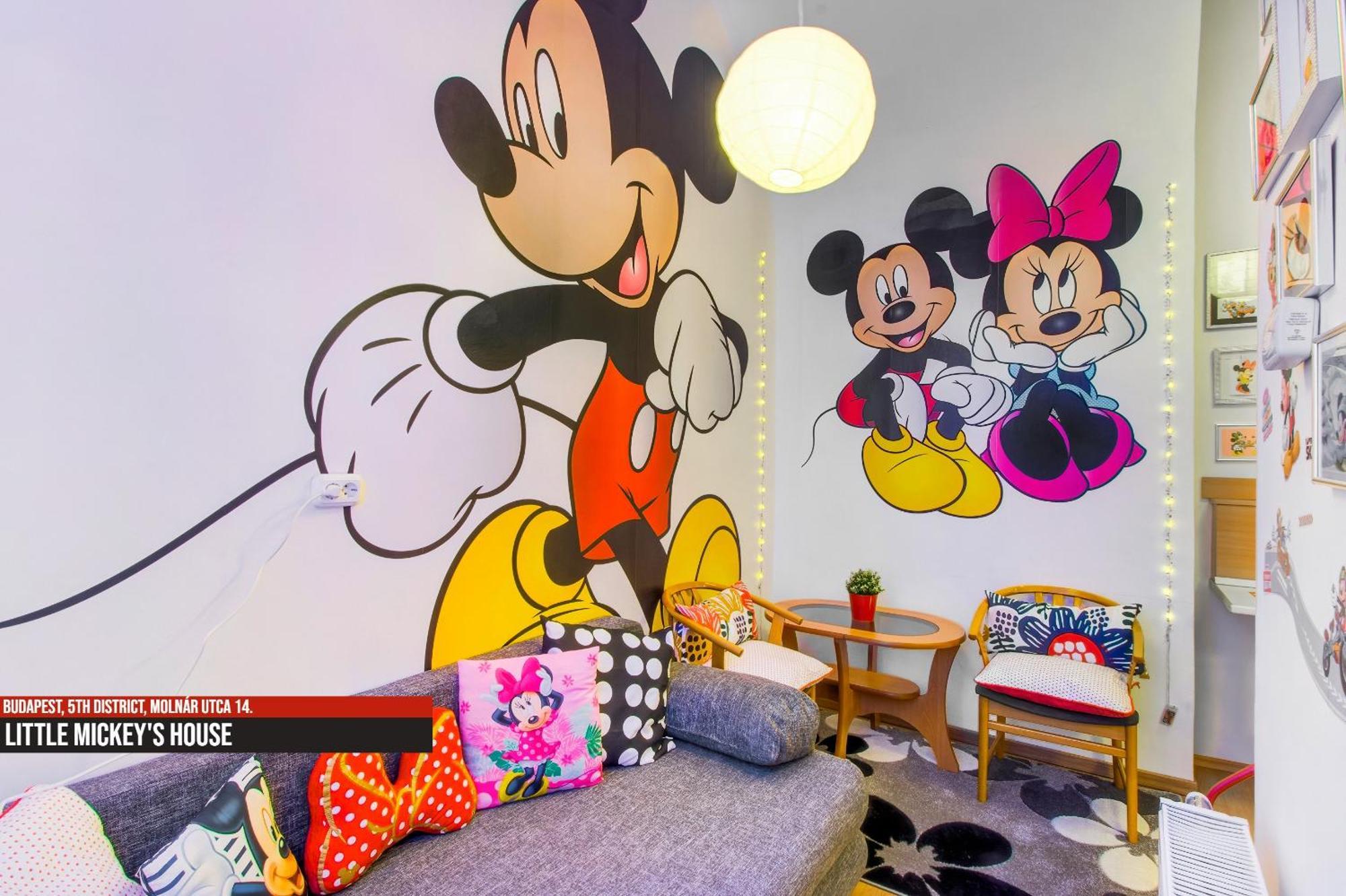 Little Americas Main Street Apartments Budapest Bagian luar foto