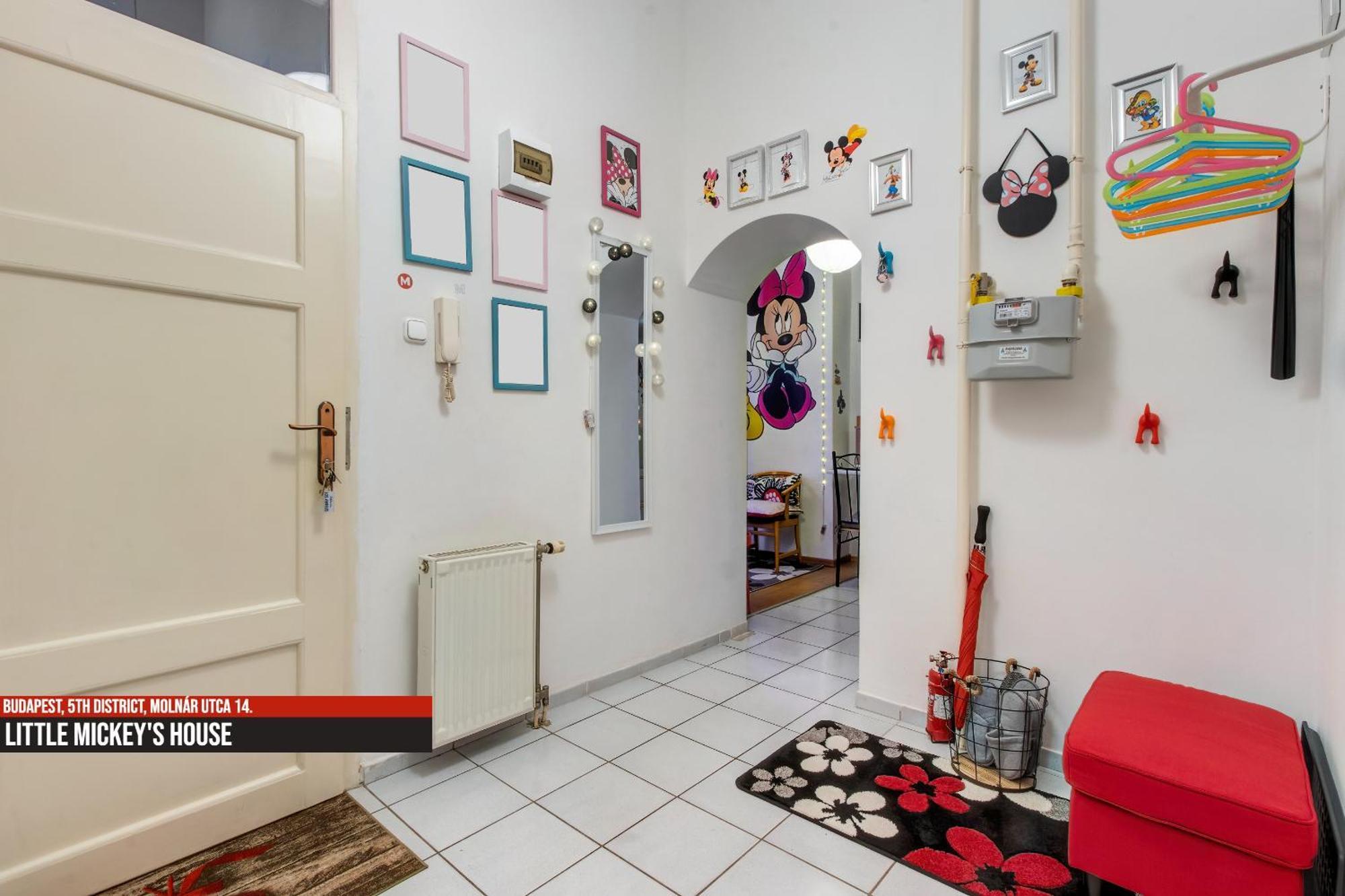 Little Americas Main Street Apartments Budapest Bagian luar foto