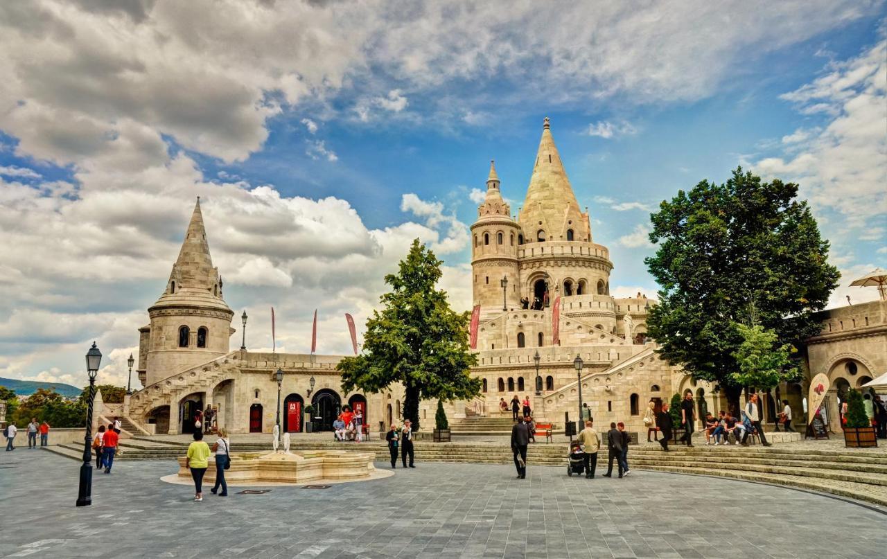 Little Americas Main Street Apartments Budapest Bagian luar foto